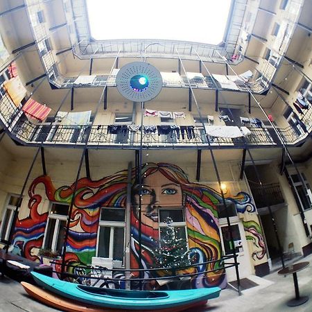 Dbc Hostel Budapest Bagian luar foto