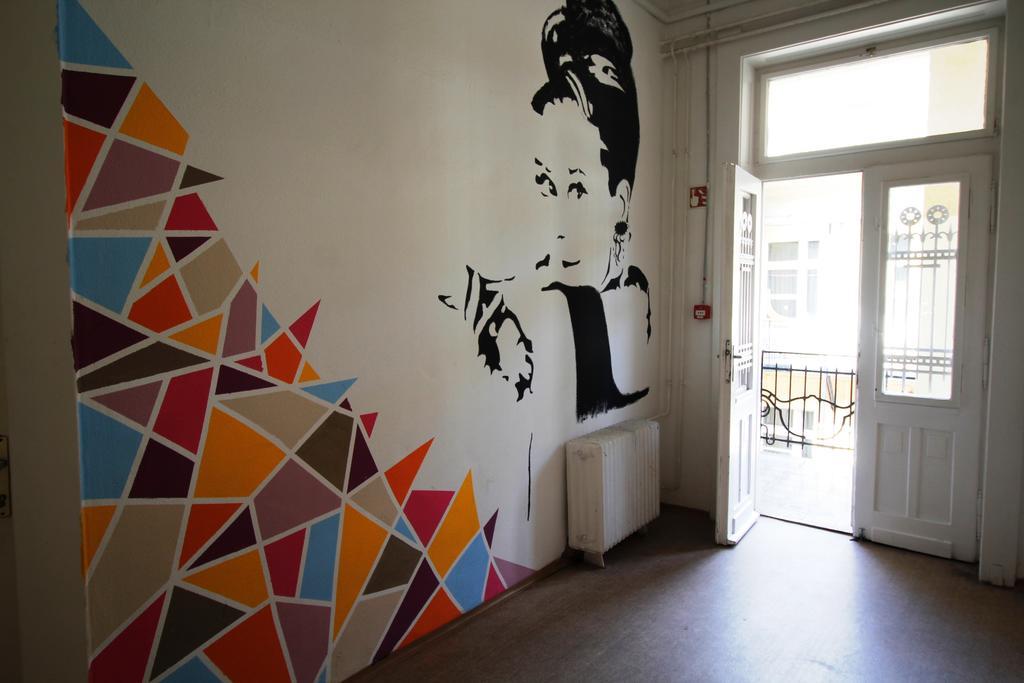 Dbc Hostel Budapest Bagian luar foto