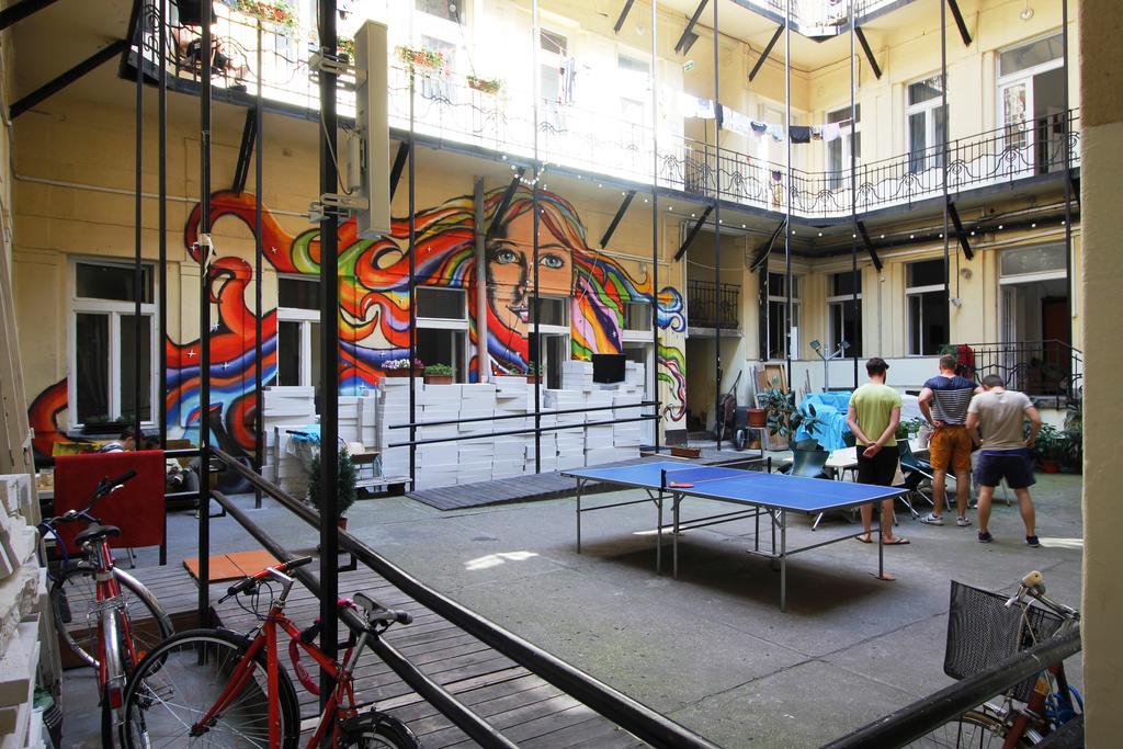 Dbc Hostel Budapest Bagian luar foto
