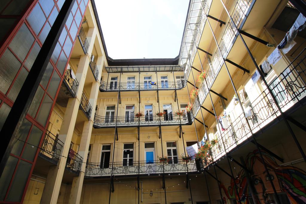 Dbc Hostel Budapest Bagian luar foto