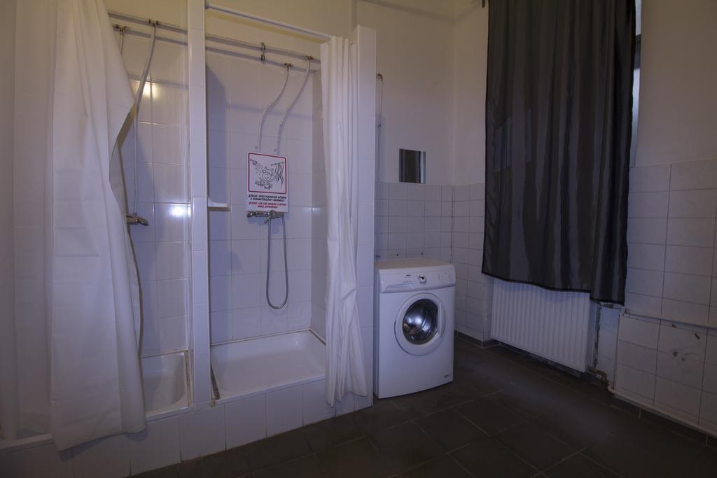 Dbc Hostel Budapest Bagian luar foto
