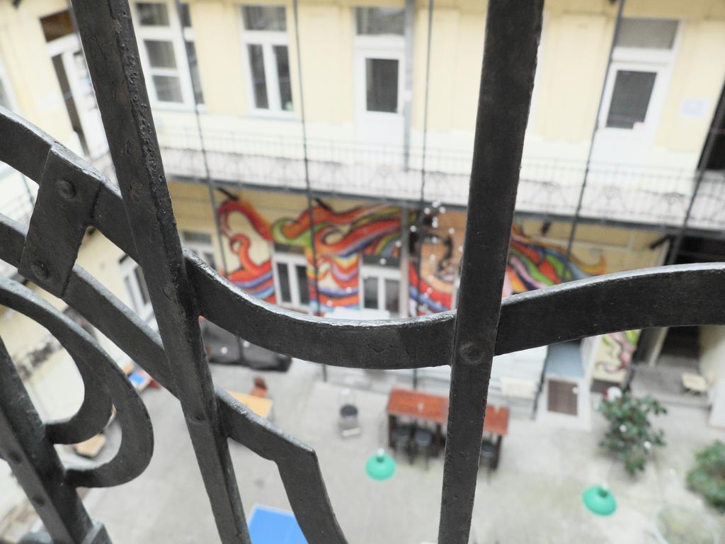 Dbc Hostel Budapest Bagian luar foto